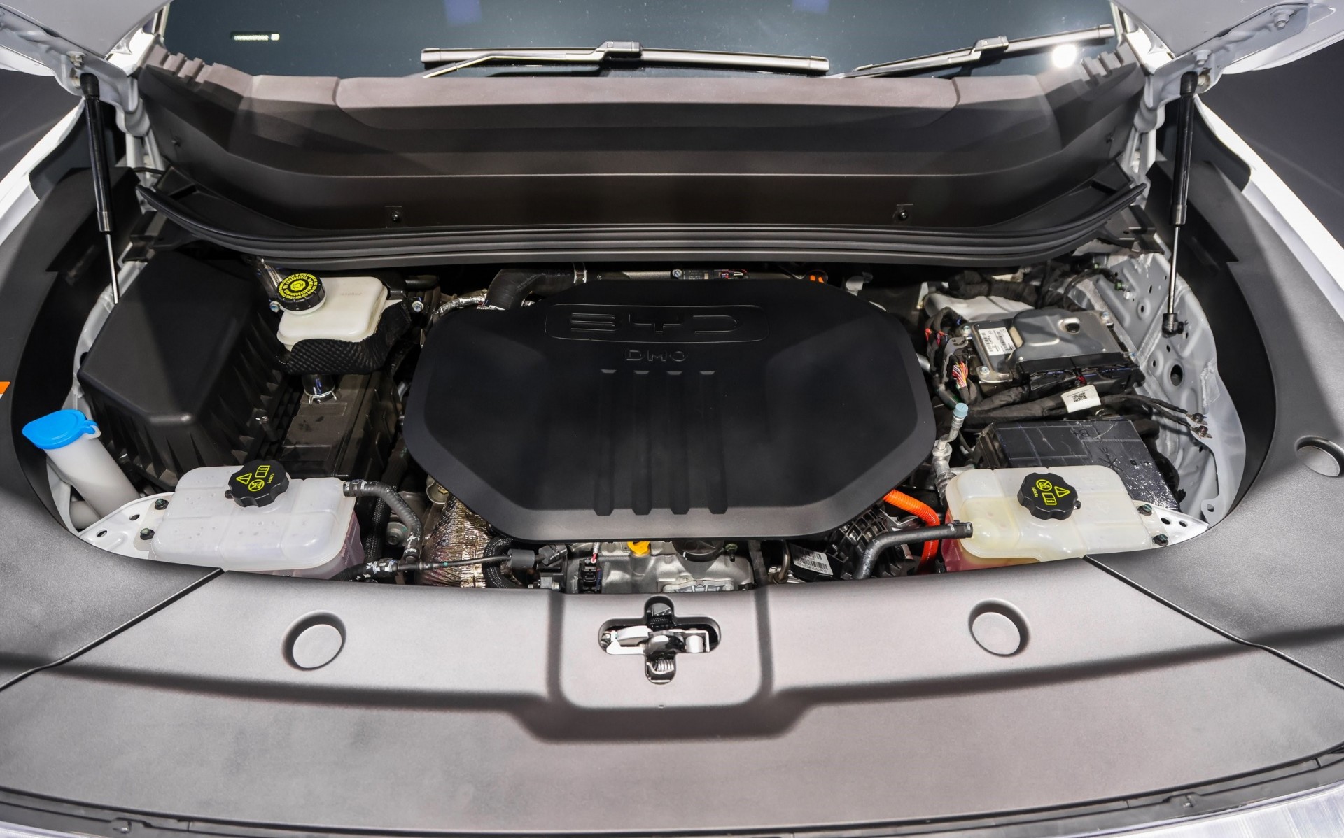 BYD Shark 6 bán tải hybrid nhanh như xe thể thao, 'đe dọa' Ranger Raptor