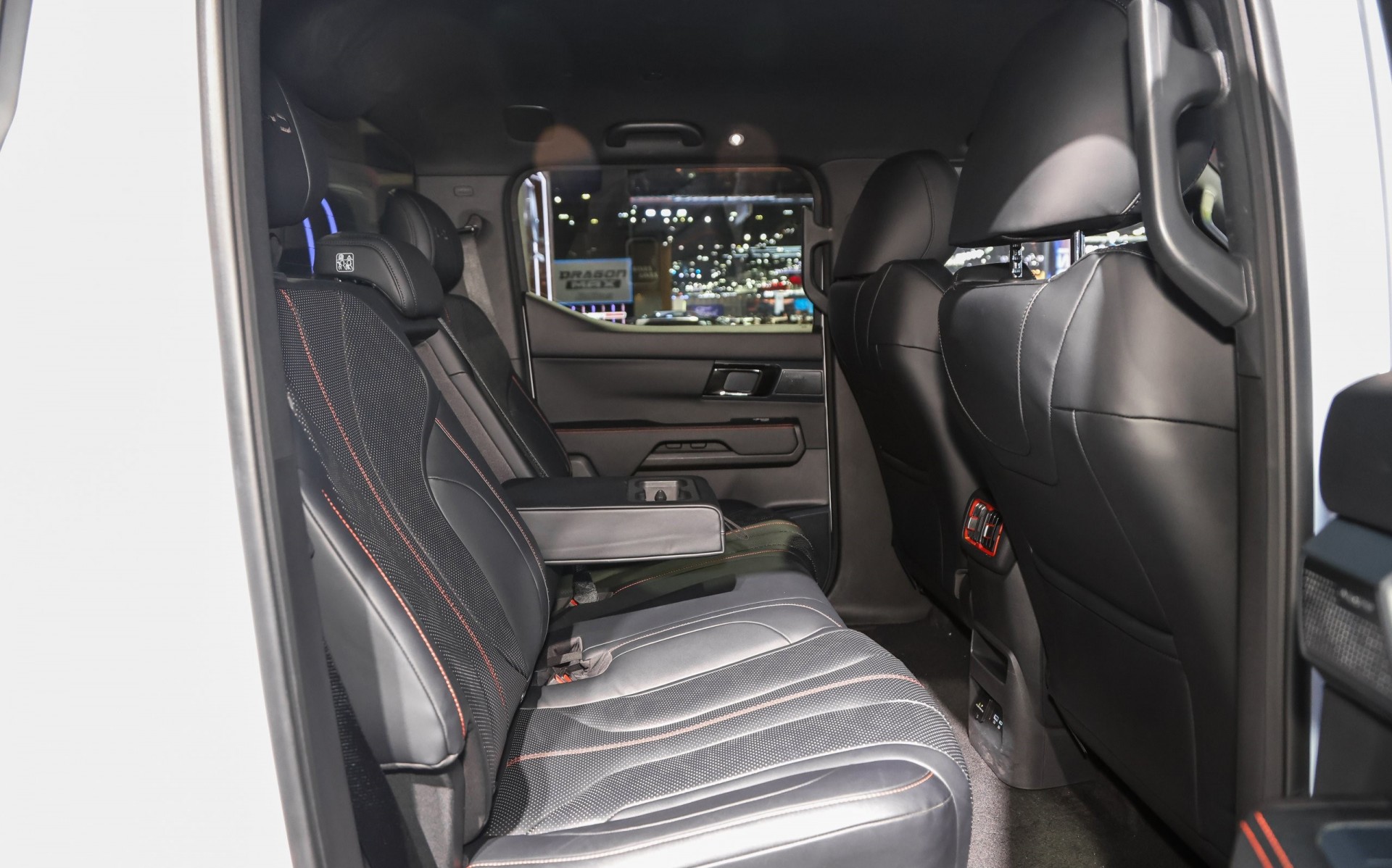 BYD Shark 6 bán tải hybrid nhanh như xe thể thao, 'đe dọa' Ranger Raptor