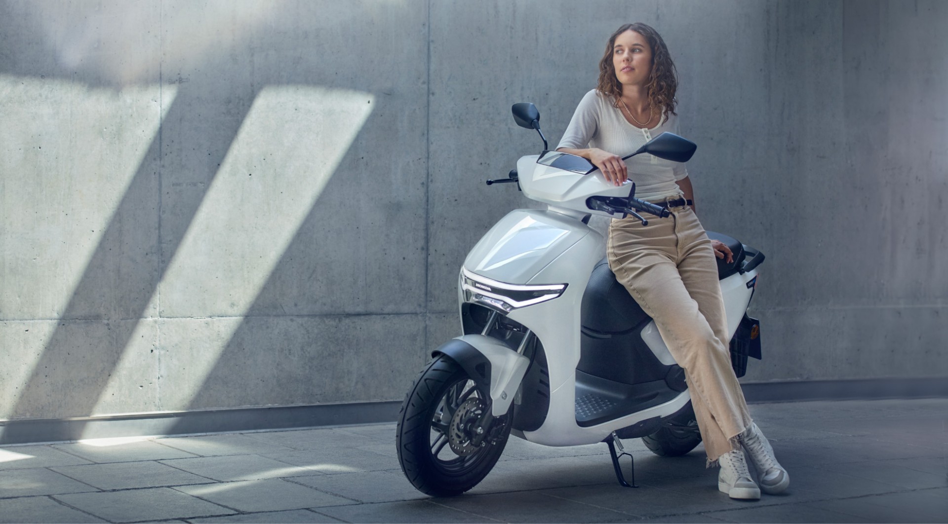 Honda HR-V Hybrid trình làng cùng hai mẫu xe máy điện Icon e:, CUV - e: