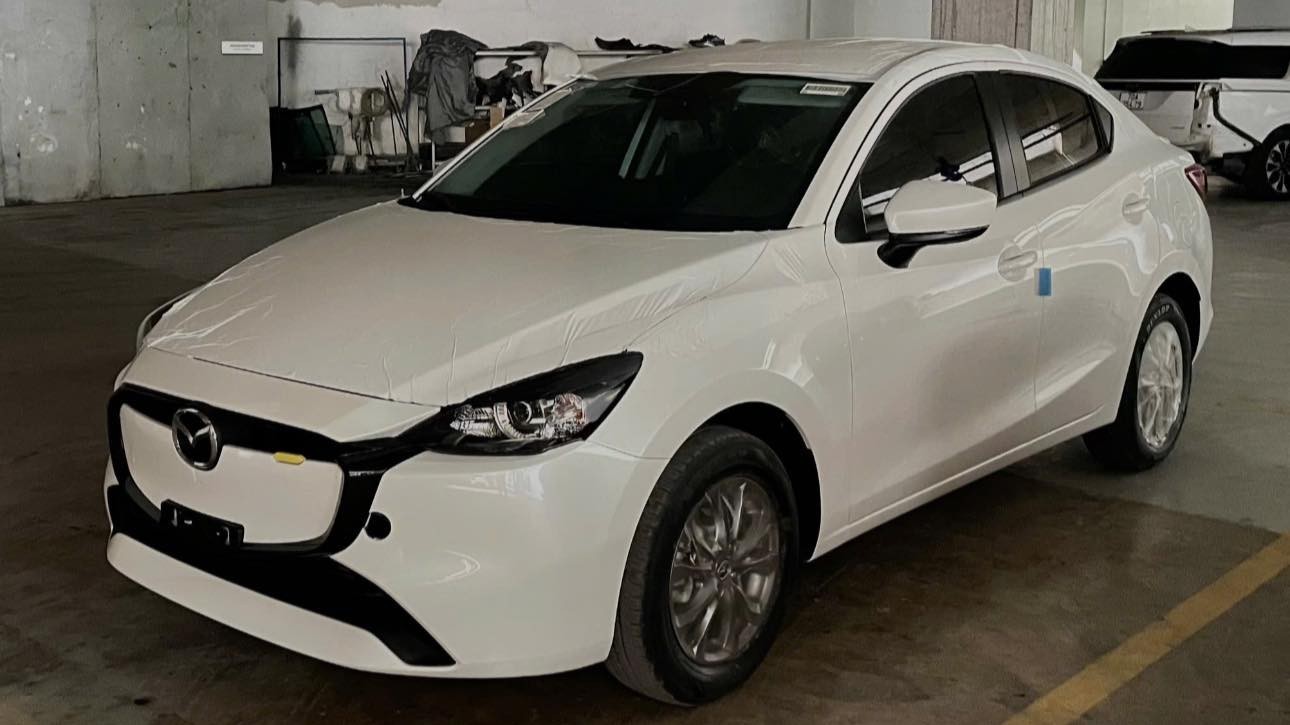 Mazda2 có thêm phiên bản giá mềm, nhập khẩu từ Thái Lan