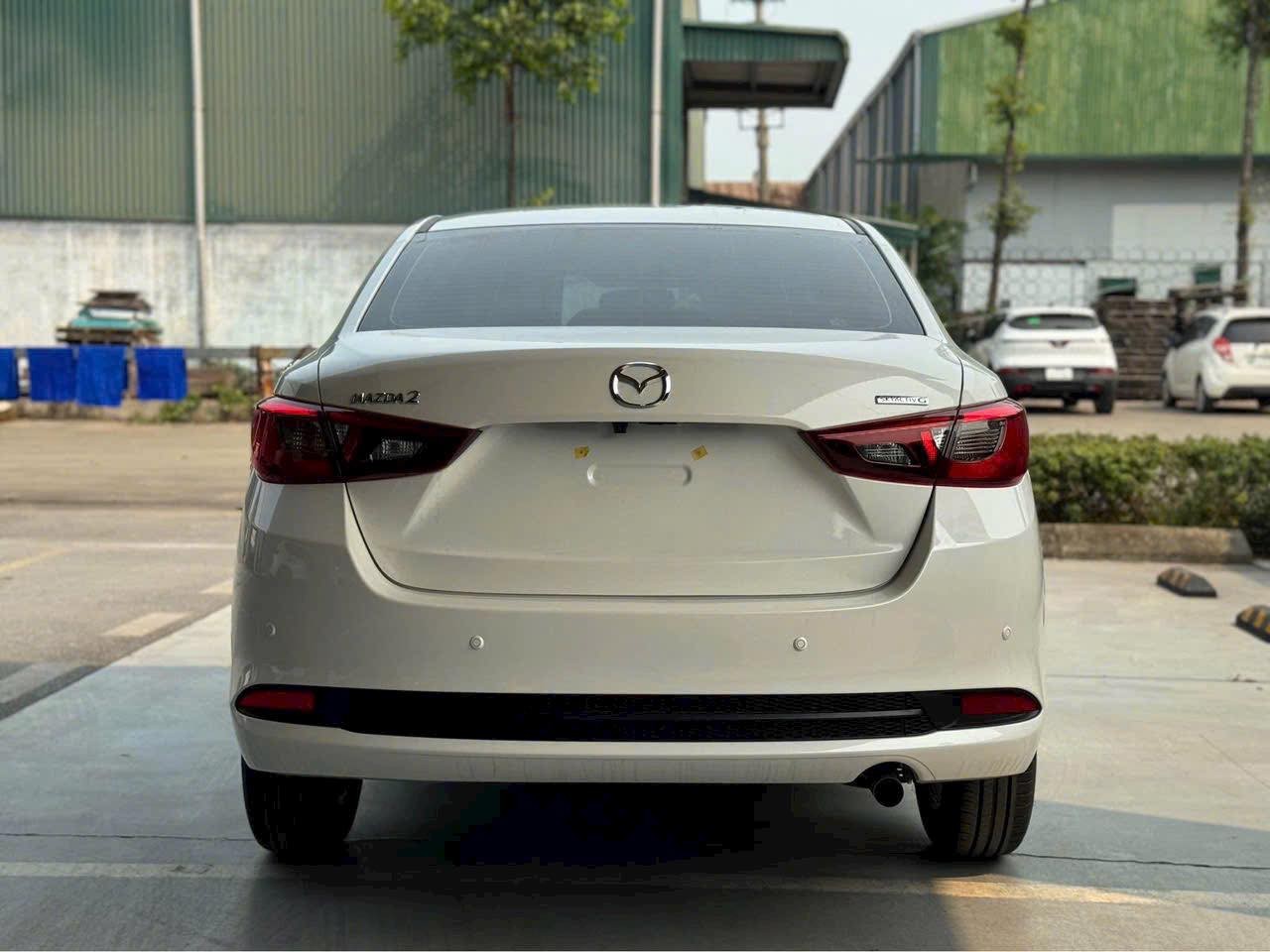 Mazda2 có thêm phiên bản giá mềm, nhập khẩu từ Thái Lan