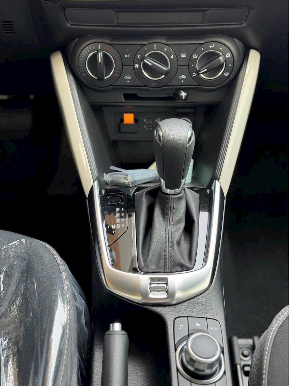 Mazda2 có thêm phiên bản giá mềm, nhập khẩu từ Thái Lan