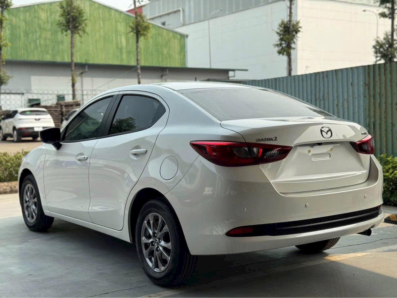 Mazda2 có thêm phiên bản giá mềm, nhập khẩu từ Thái Lan