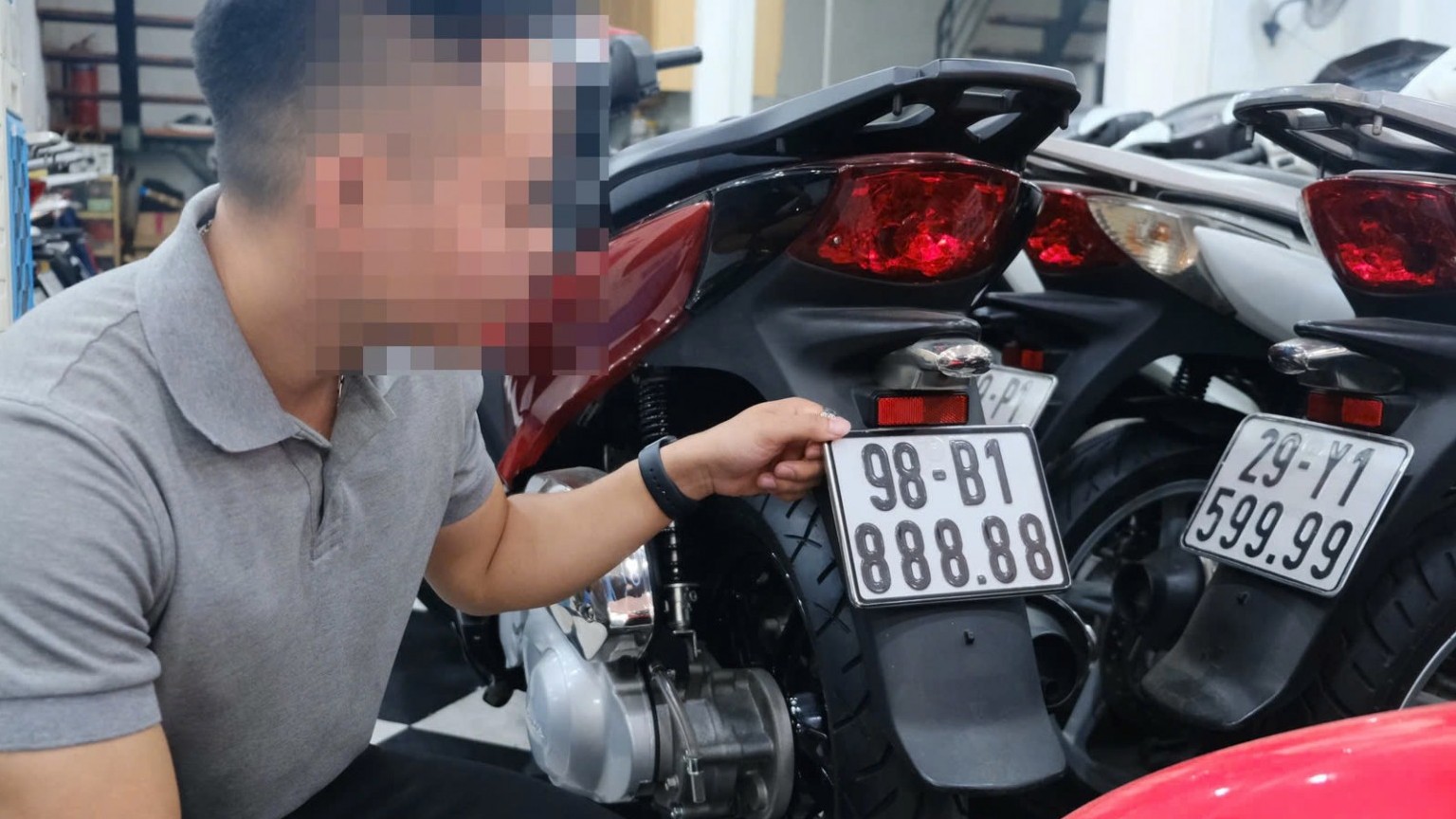 Đấu giá biển số xe máy ngày đầu, biển cao nhất trúng 300 triệu