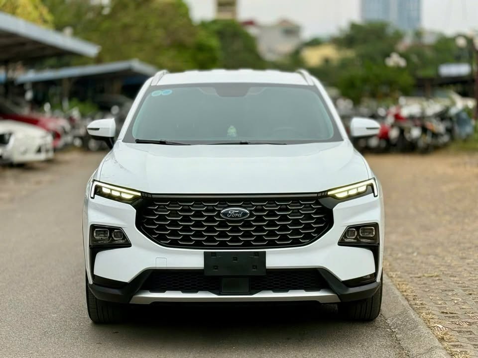 Ford Territory giảm giá sốc, đòn đáp trả Mazda CX-5