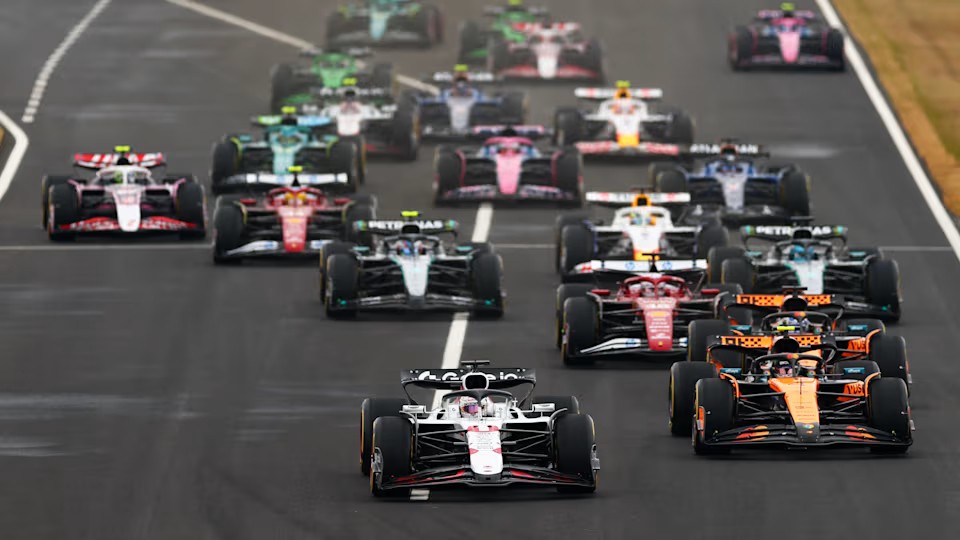 Max Verstappen vô địch Japanese GP 2025: Hành trình bất bại tiếp diễn tại Suzuka