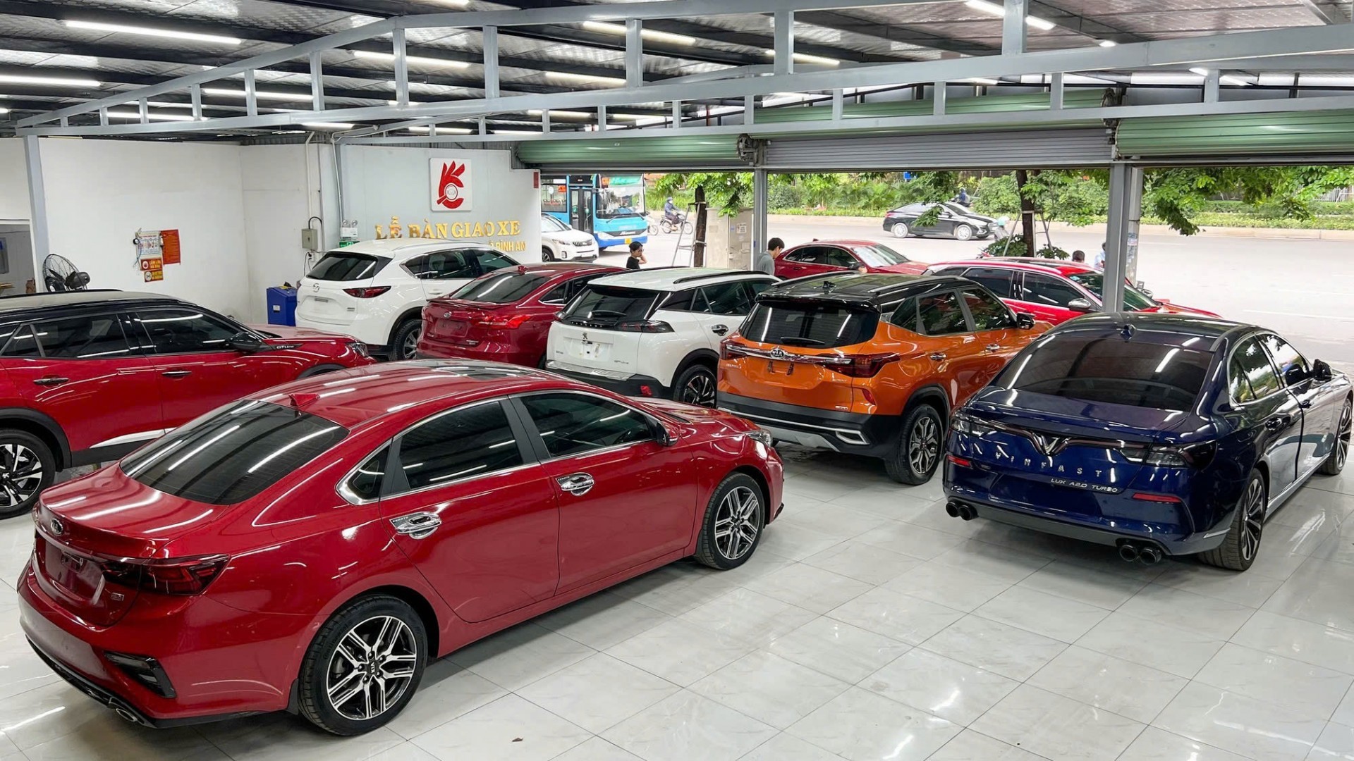 Lượng bán ô tô tháng 3/2025 tăng mạnh