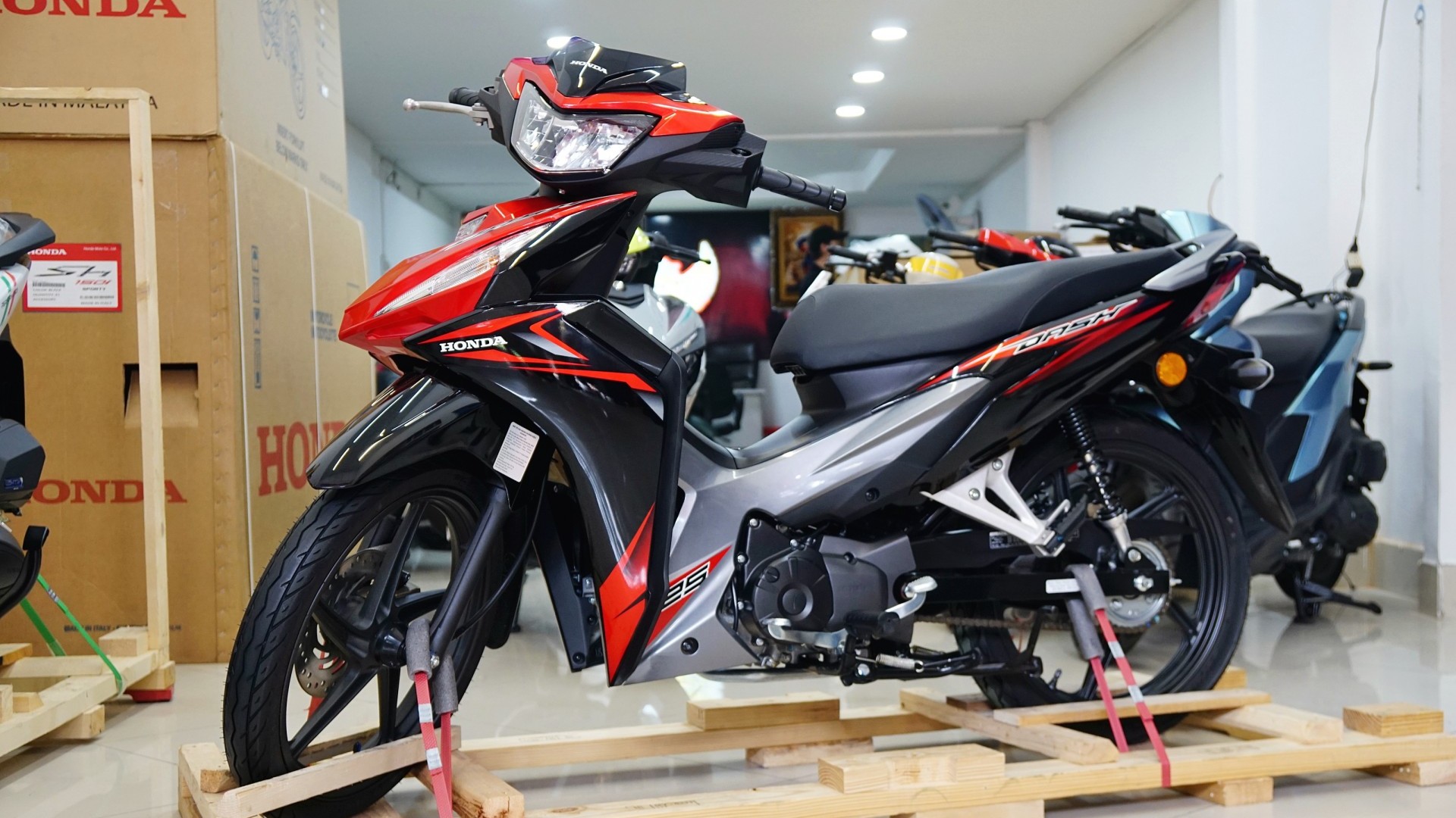 Honda Dash 125 nhập Malaysia, xe số phổ thông có giá ngang SH125i