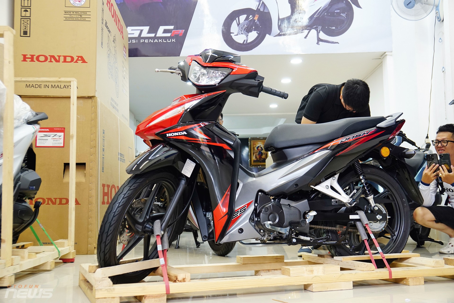 Honda Dash 125 nhập Malaysia, xe số phổ thông có giá ngang SH125i