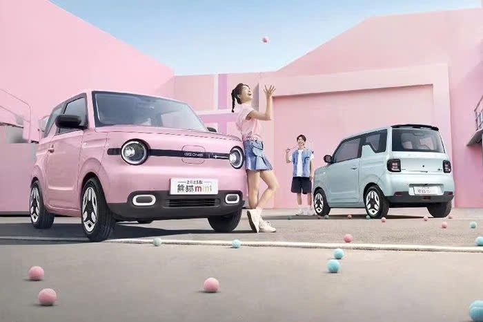 Hãng xe vừa ra mắt ở Việt Nam trình làng xe mini điện giá quy đổi chỉ 176 triệu