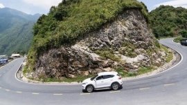 Xe số tự động xuống dốc đi số nào để bảo vệ hộp số và phanh