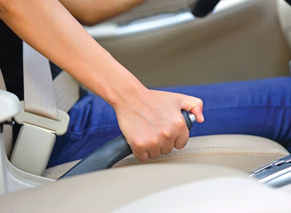 Dừng đèn đỏ để số P hay N