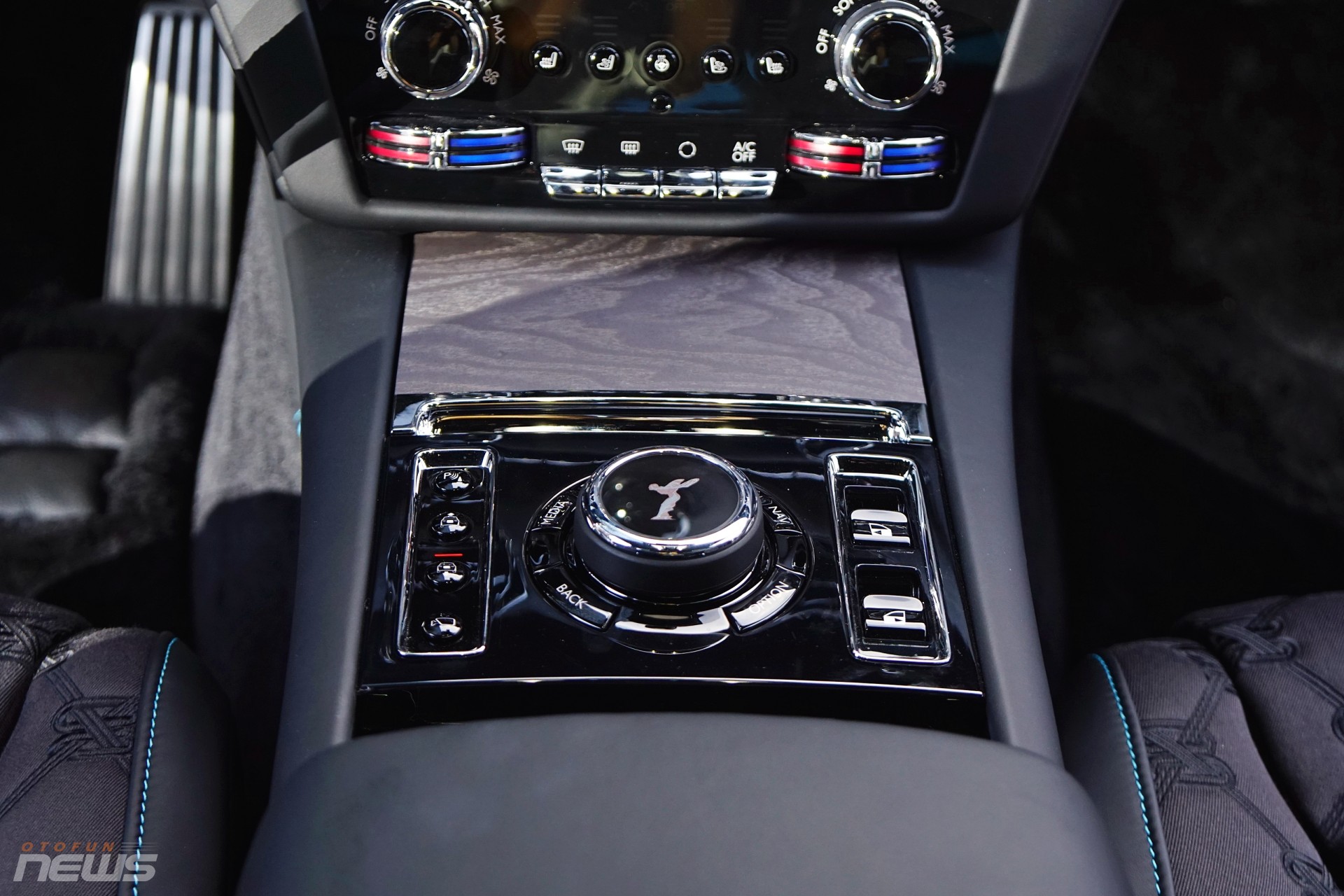 Rolls-Royce Ghost Series II hơn gần 35 tỷ tại Việt Nam có gì đặc biệt?
