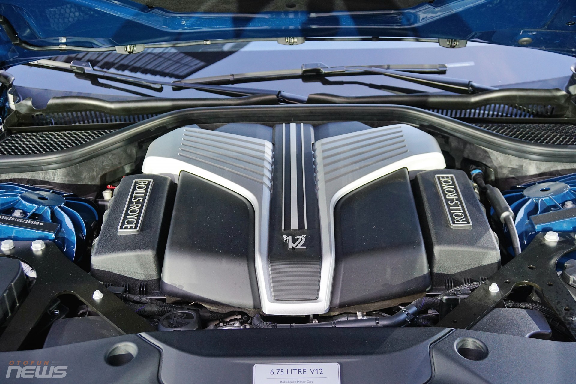 Rolls-Royce Ghost Series II hơn gần 35 tỷ tại Việt Nam có gì đặc biệt?