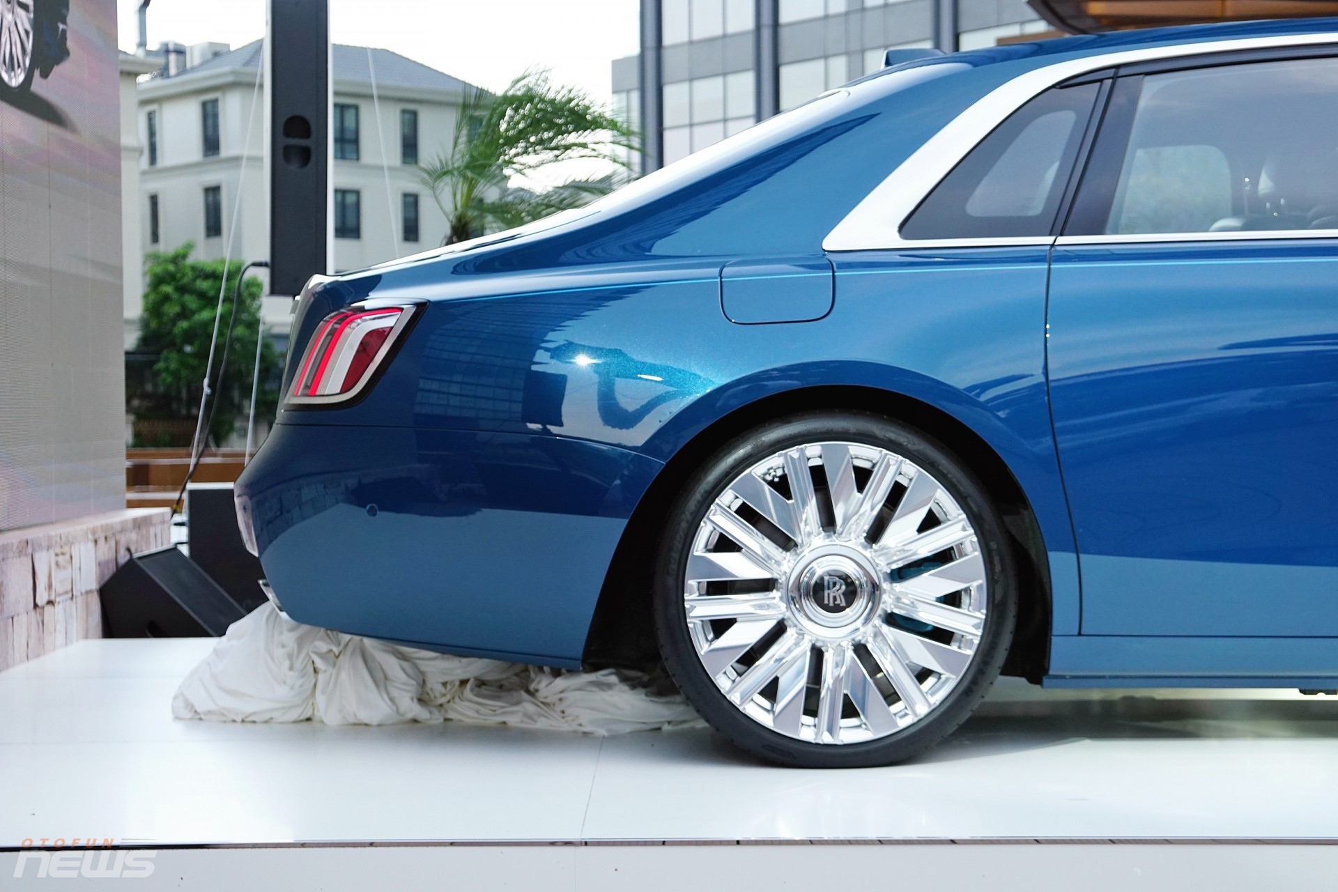 Rolls-Royce Ghost Series II hơn gần 35 tỷ tại Việt Nam có gì đặc biệt?