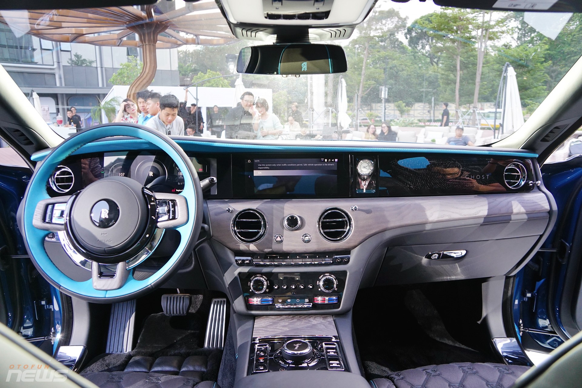 Rolls-Royce Ghost Series II hơn gần 35 tỷ tại Việt Nam có gì đặc biệt?