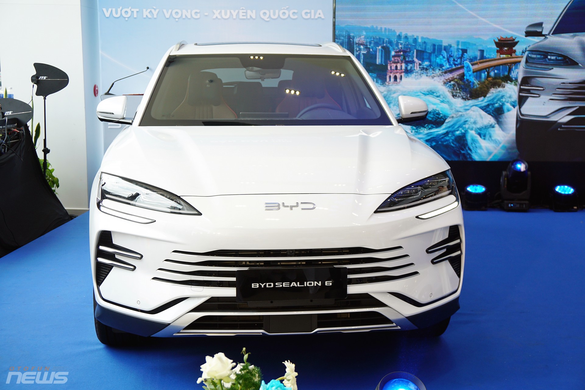 Cận cảnh BYD Sealion 6, đối thủ mới của Honda CR-V và Hyundai Tucson