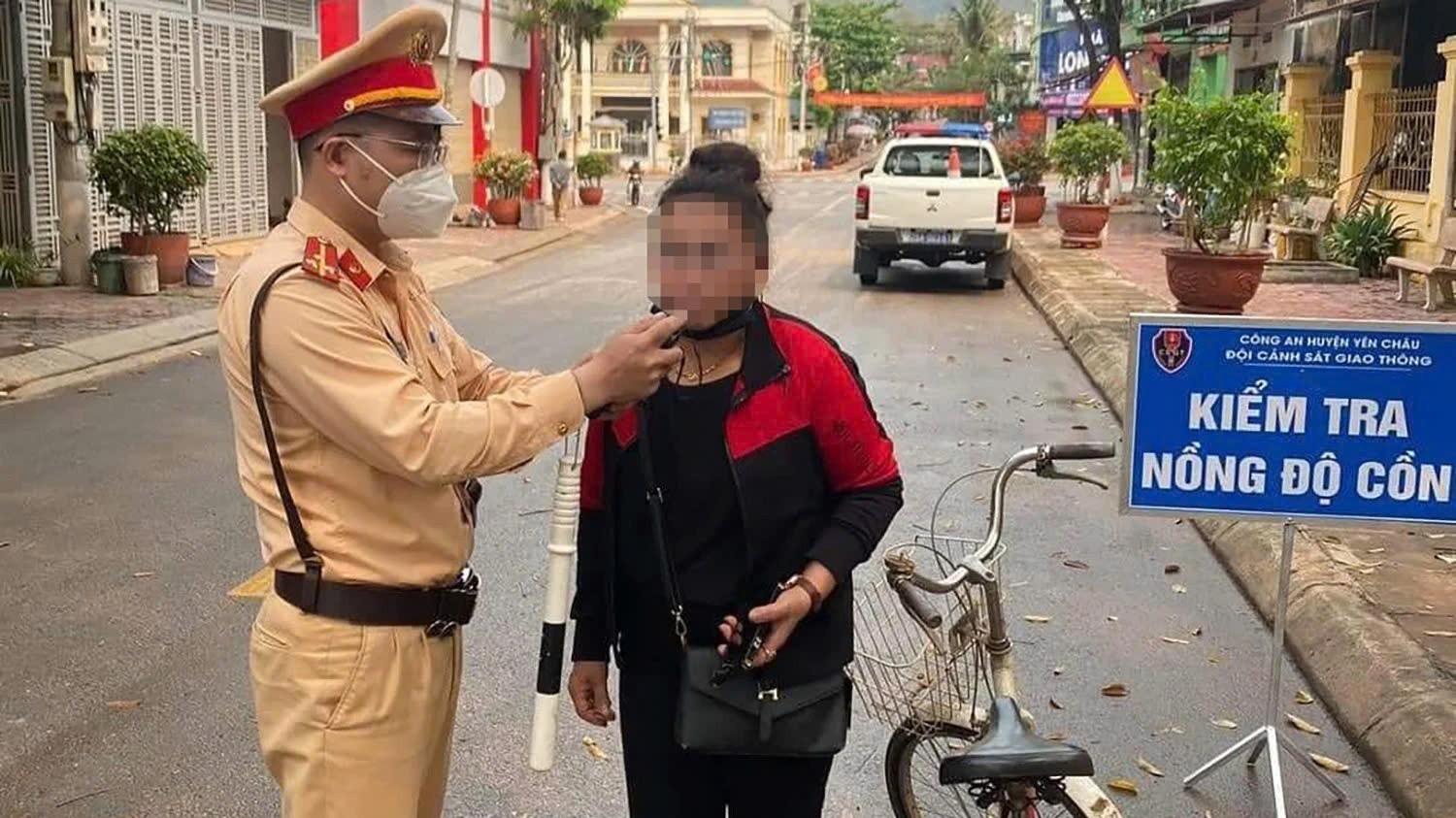 Đi xe đạp có bị thổi nồng độ cồn không theo luật mới 2025