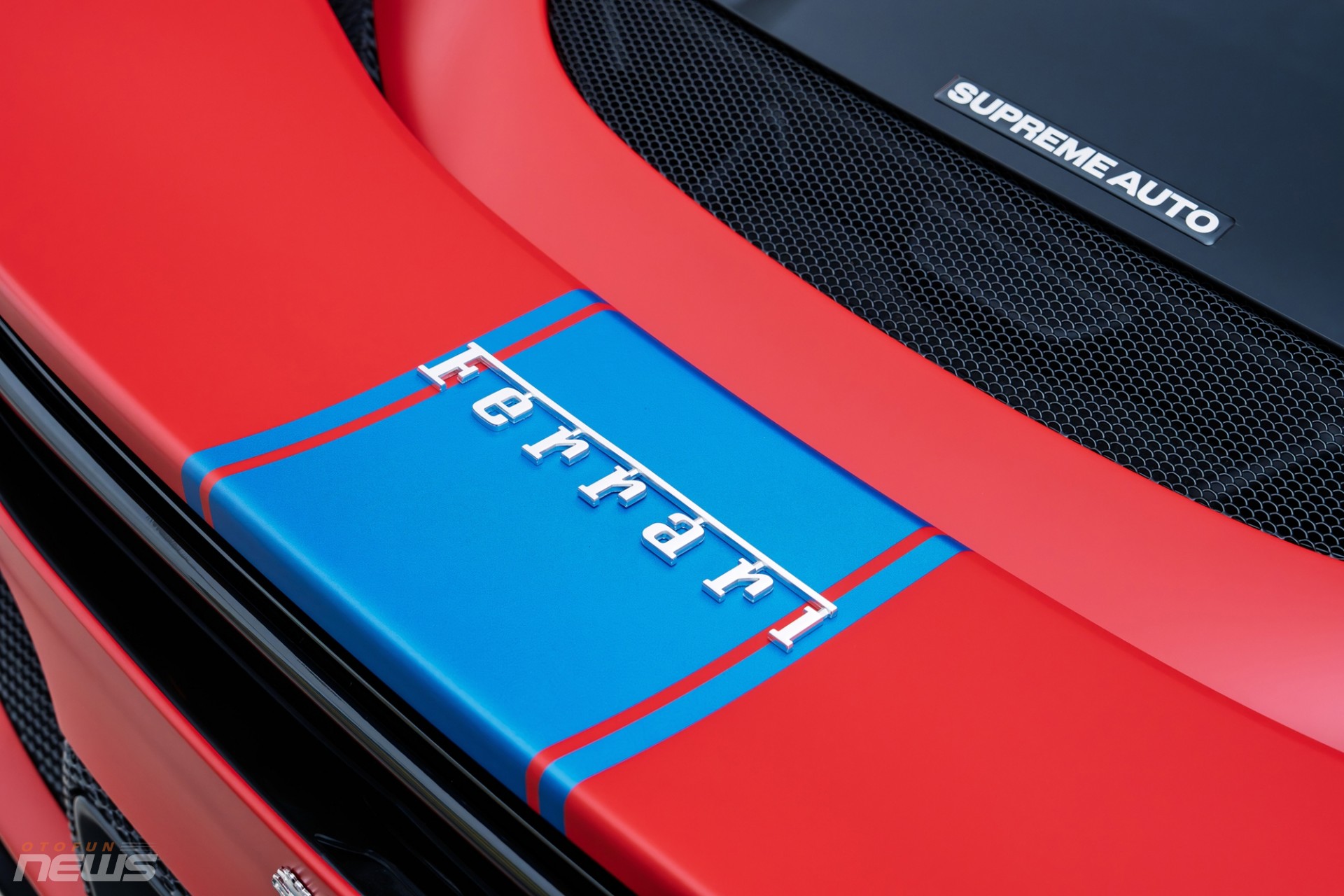 Ferrari Việt Nam cho biết đây có thể là chiếc 296 GTS duy nhất thế giới phối màu theo phong cách này.