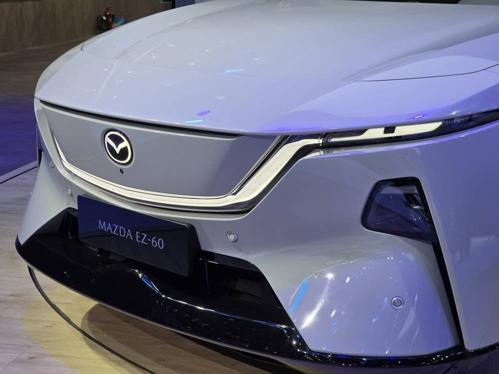 Mazda EZ-60 ra mắt, SUV điện thách thức Tesla Model Y