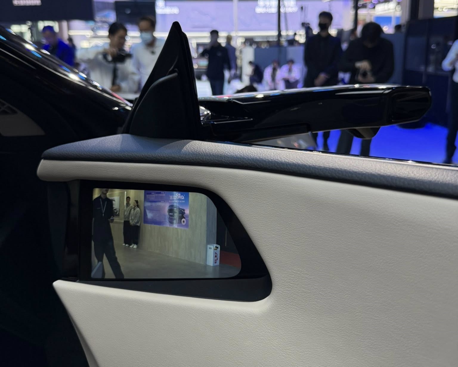 Mazda EZ-60 ra mắt, SUV điện thách thức Tesla Model Y
