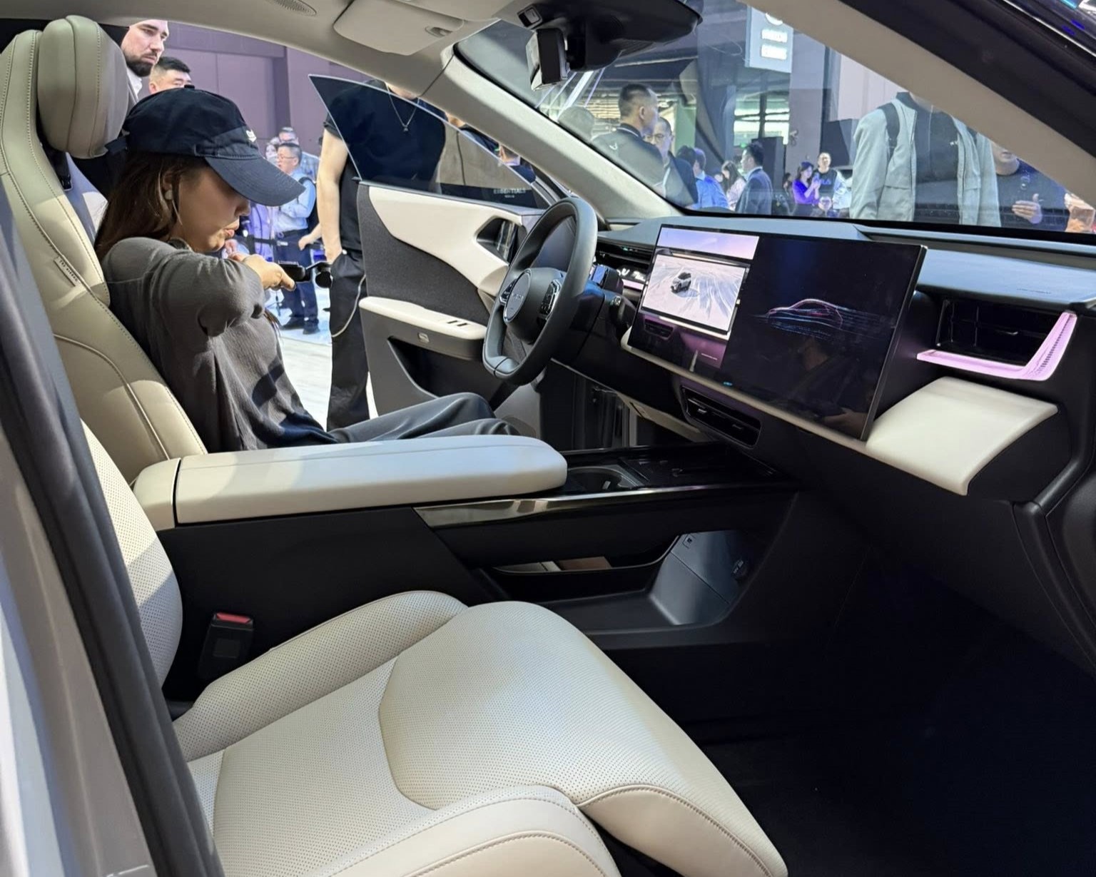 Mazda EZ-60 ra mắt, SUV điện thách thức Tesla Model Y