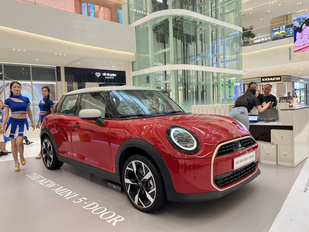 Bộ đôi Mini Cooper S 3 cửa và 5 cửa thế hệ mới ra mắt, giá từ 2,099 tỷ