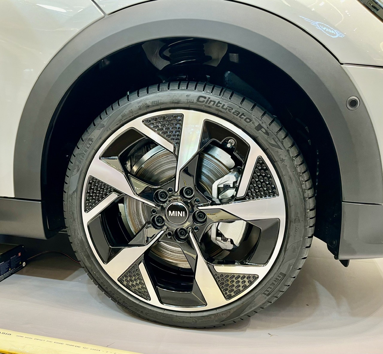 Bộ đôi Mini Cooper S 3 cửa và 5 cửa thế hệ mới ra mắt, giá từ 2,099 tỷ