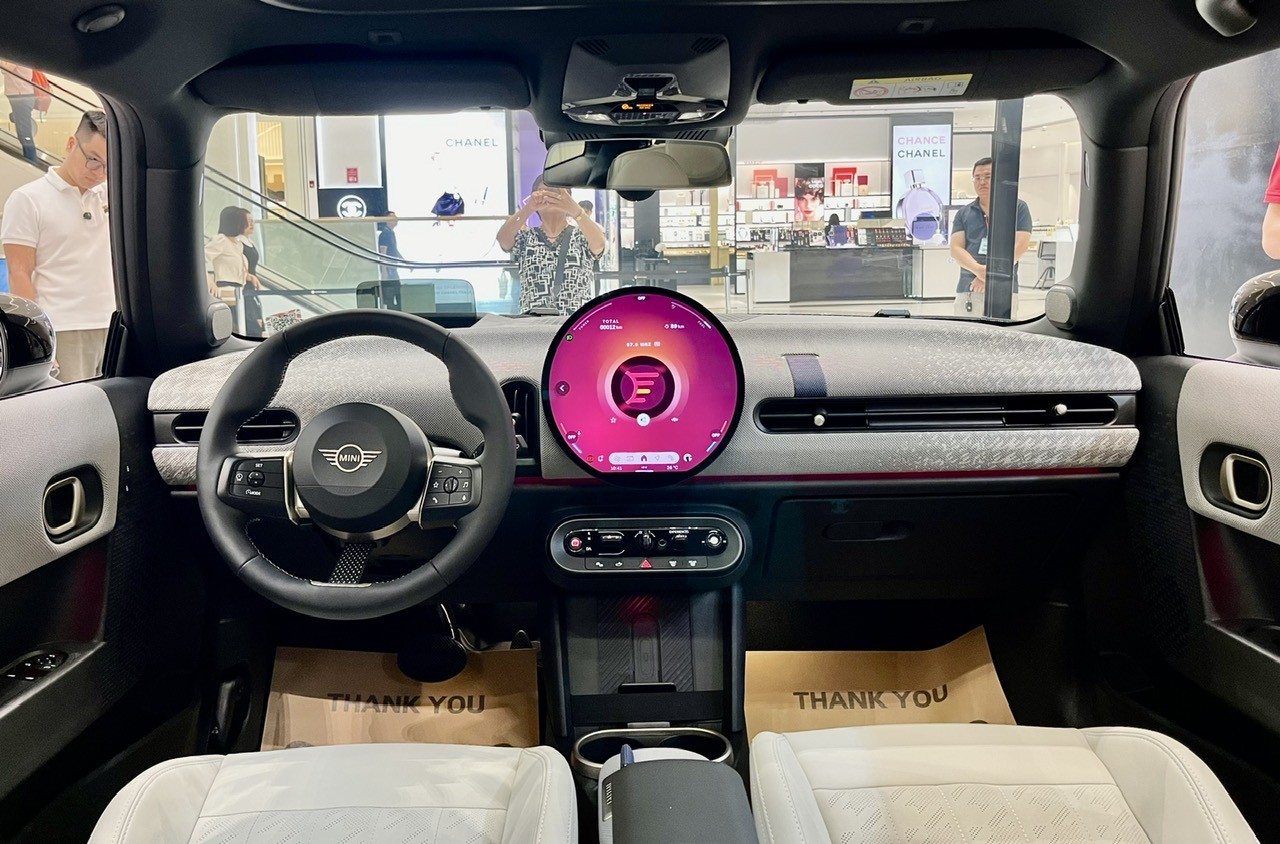 Bộ đôi Mini Cooper S 3 cửa và 5 cửa thế hệ mới ra mắt, giá từ 2,099 tỷ