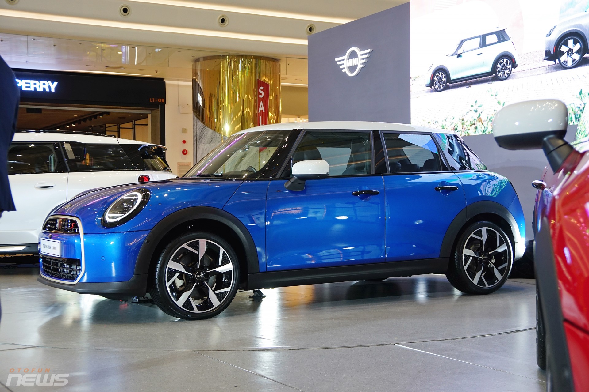 Cận cảnh MINI Cooper S phiên bản 5 cửa