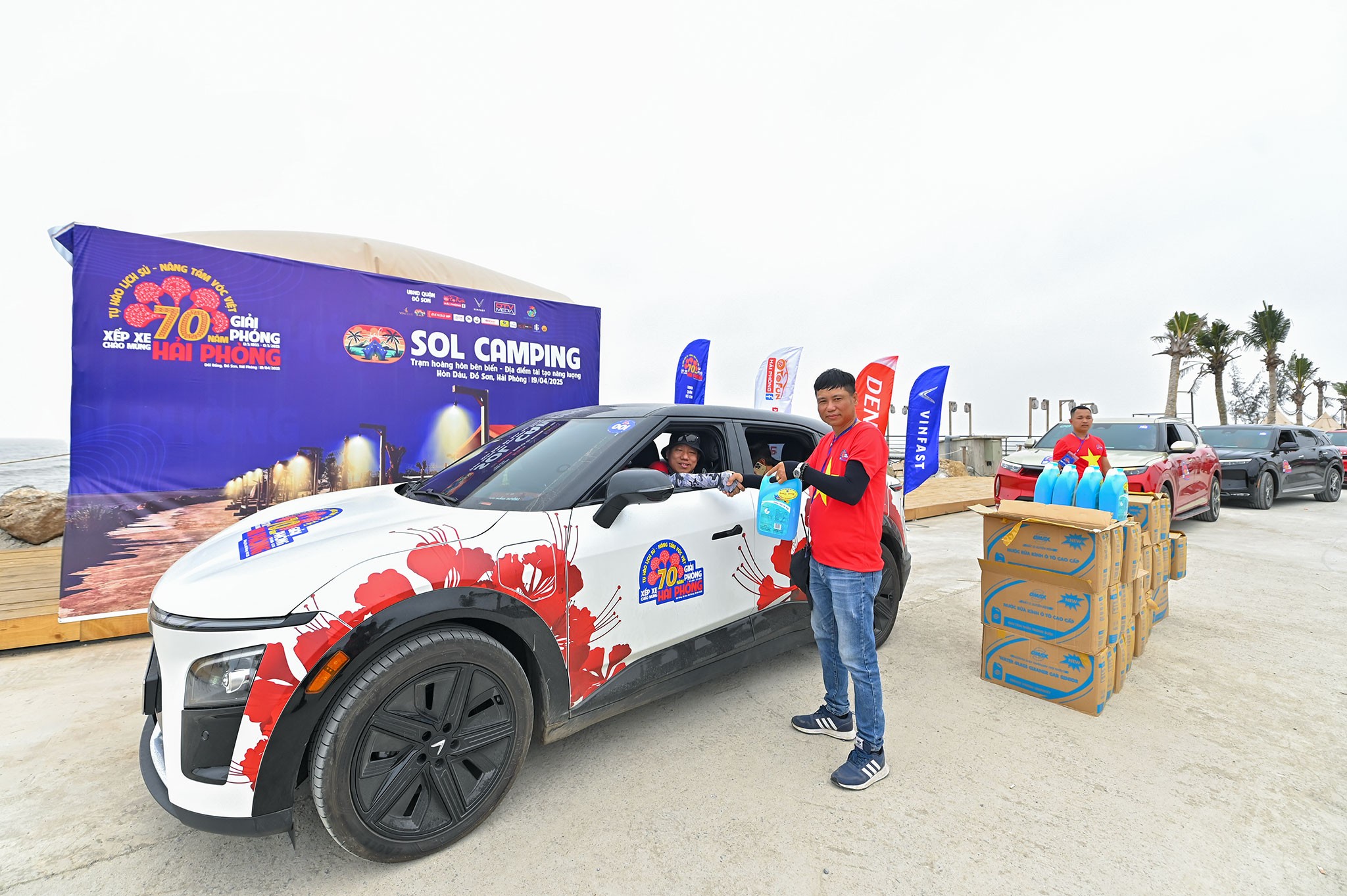 Sự kiện xếp xe chào mừng 70 năm giải phóng thành phố Hải Phòng