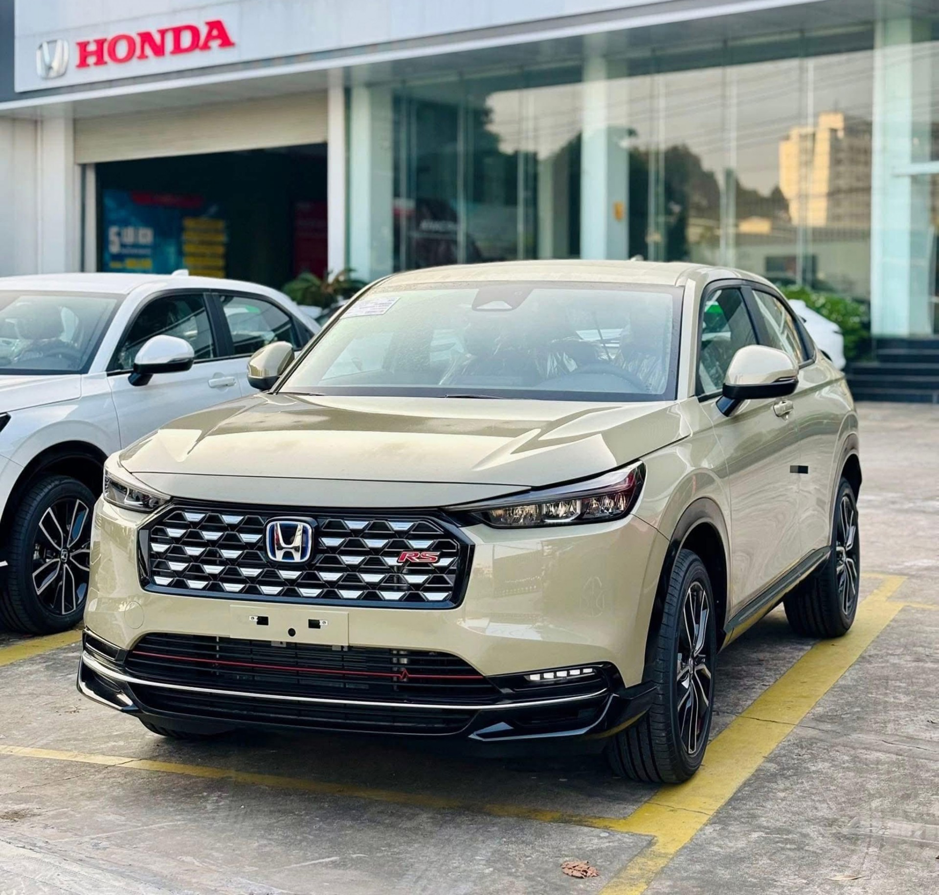 Honda HR-V 2025 giảm giá khi vừa ra mắt, cuốn vào cuộc đua ưu đãi SUV cỡ B