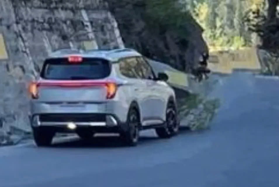Kia Carens phiên bản nâng cấp chính thức lộ diện, có thêm hệ thống ADAS