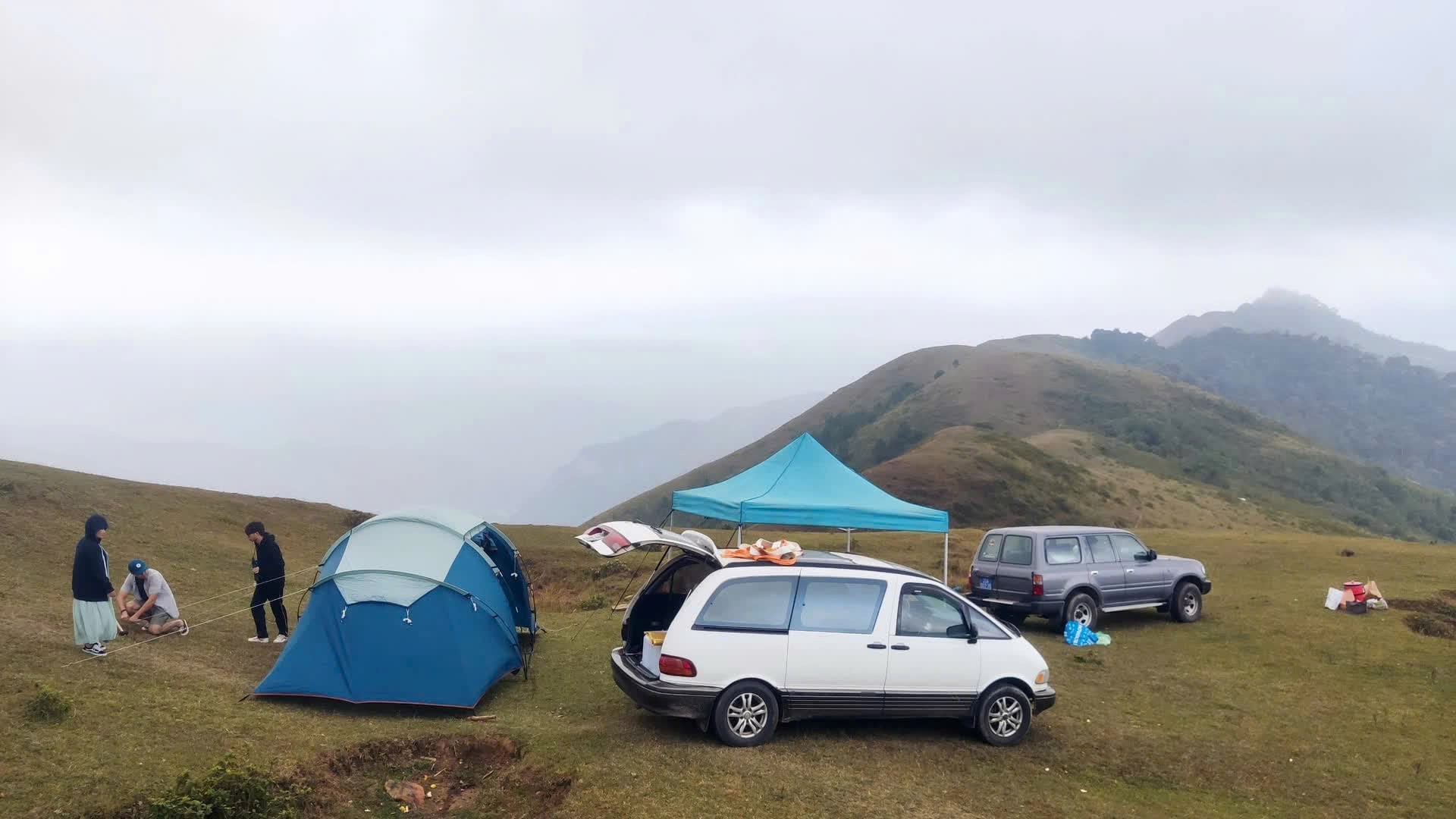 'Nồi đồng cối đá' Toyota Previa – 35 tuổi vẫn lên rừng xuống biển Toyota Previa sản xuất năm 1990