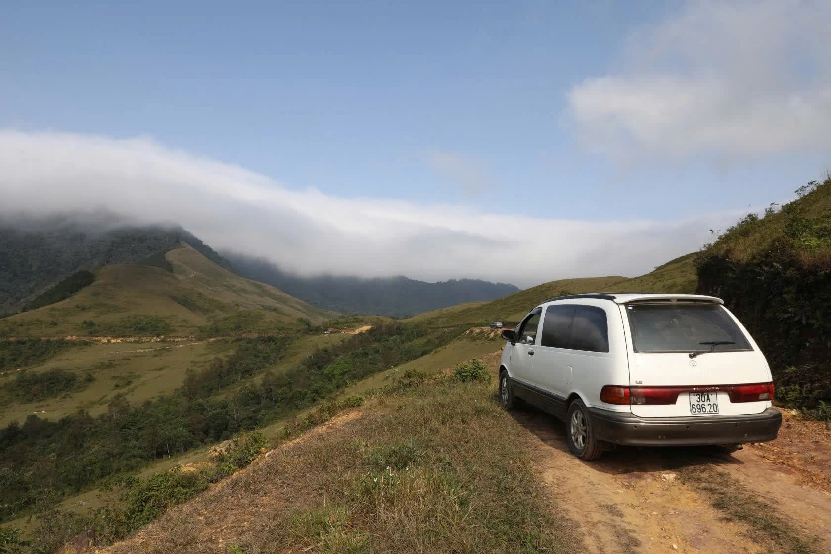 'Nồi đồng cối đá' Toyota Previa – 35 tuổi vẫn lên rừng xuống biển Toyota Previa sản xuất năm 1990