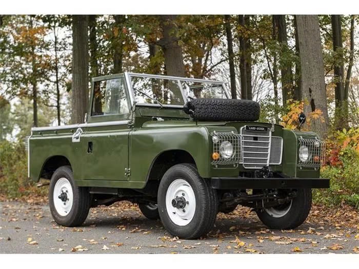 Land Rover hơn 50 tuổi tân trang lại bán giá 900 triệu đồng