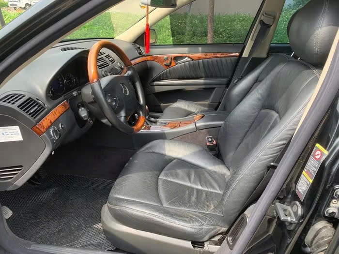 Mercedes-Benz E240 21 tuổi bán giá rẻ ngang Honda SH xe sang Mercedes-Benz E240 21 năm tuổi đang được chào bán với giá rẻ