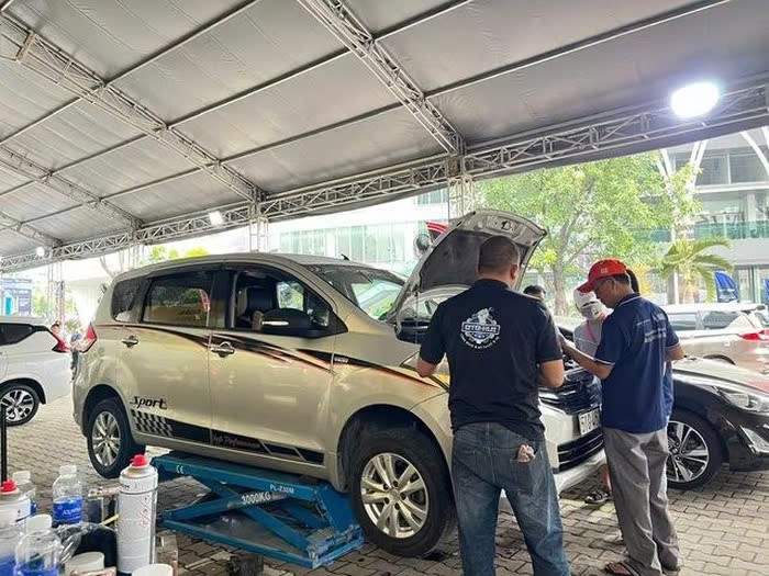 Từ 2026, ô tô đời trước 2017 phải thoả mãn điều kiện gì để không bị cấm tại Hà Nội và TP HCM