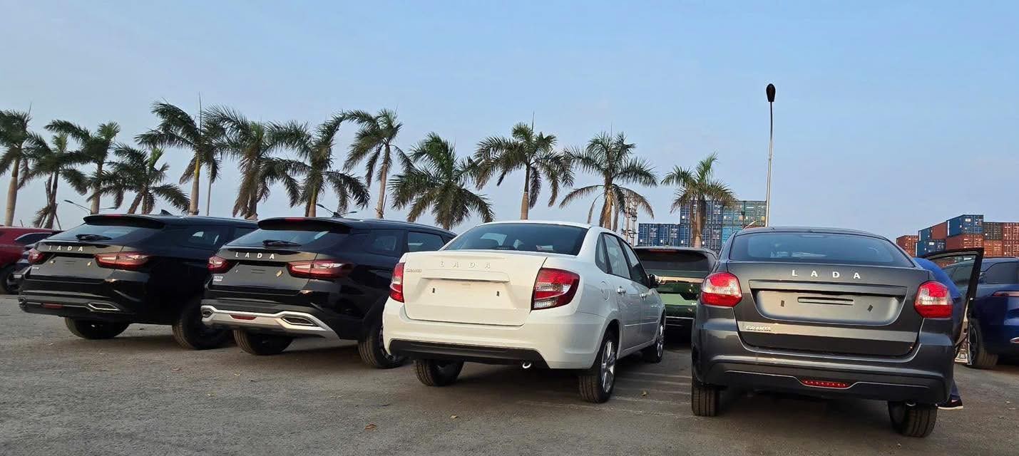 Xe Lada cập cảng, thị trường ôtô Việt Nam có thêm lựa chọn giá “mềm”