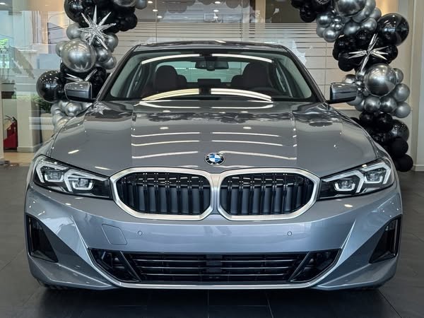 BMW 3 Series 2025 có mặt tại đại lý, giá tăng nhẹ