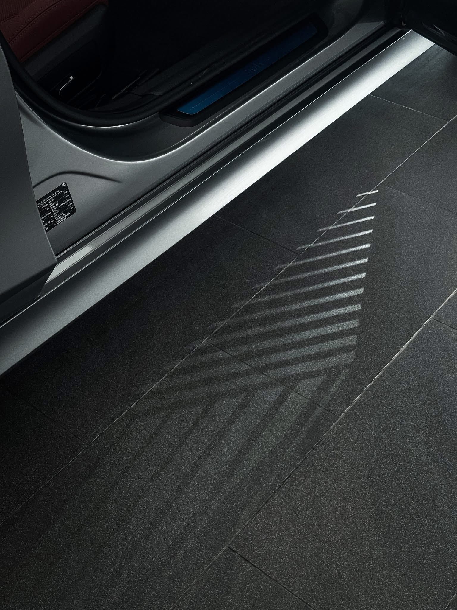 BMW 3-Series 2025 có mặt tại đại lý, giá tăng nhẹ