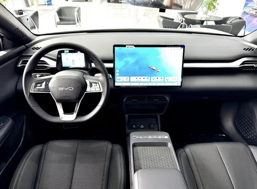 sedan điện giá rẻ BYD e7