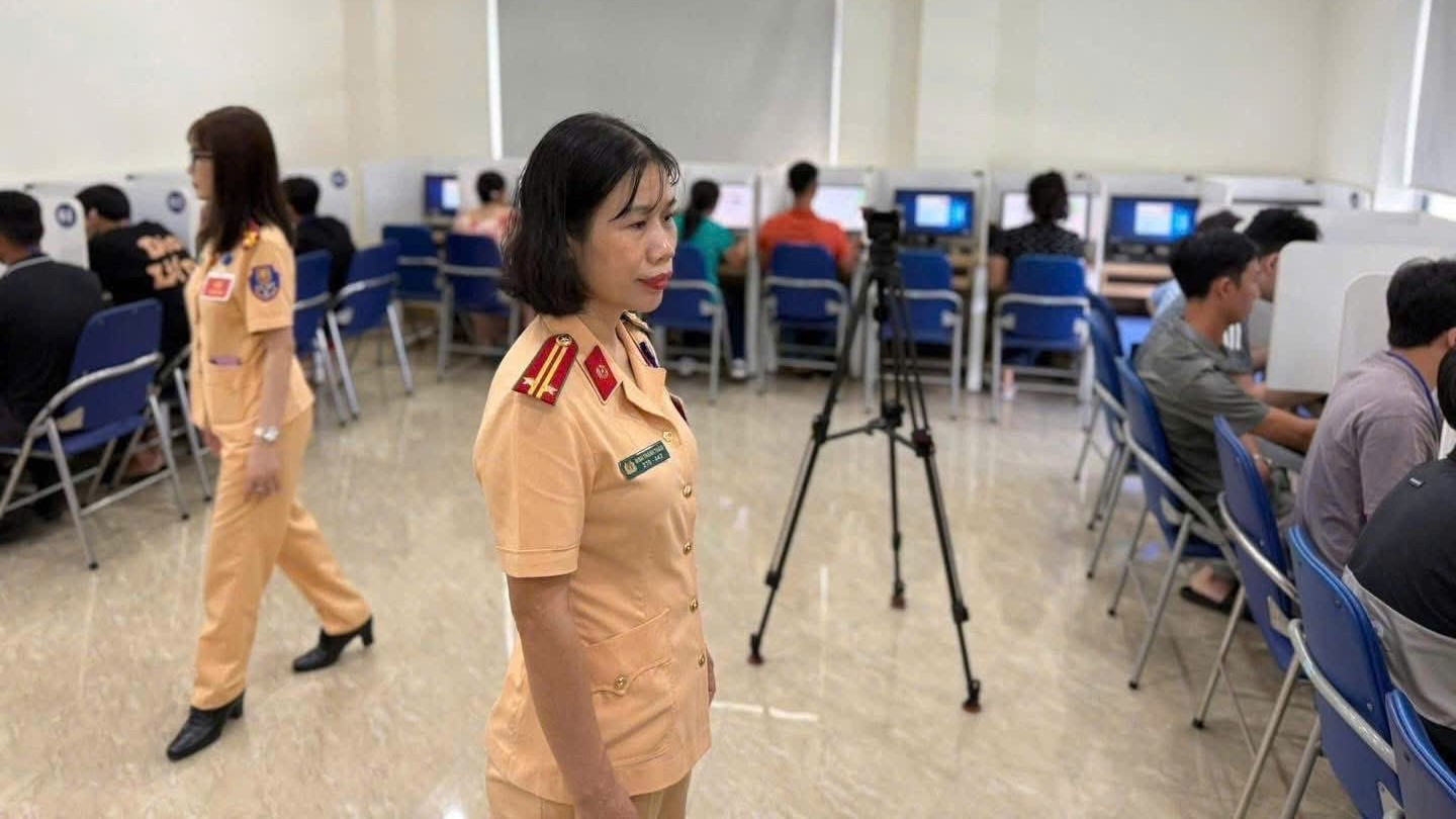 Hình ảnh buổi đầu tiên CSGT tổ chức sát hạch và cấp bằng lái xe tại TP HCM