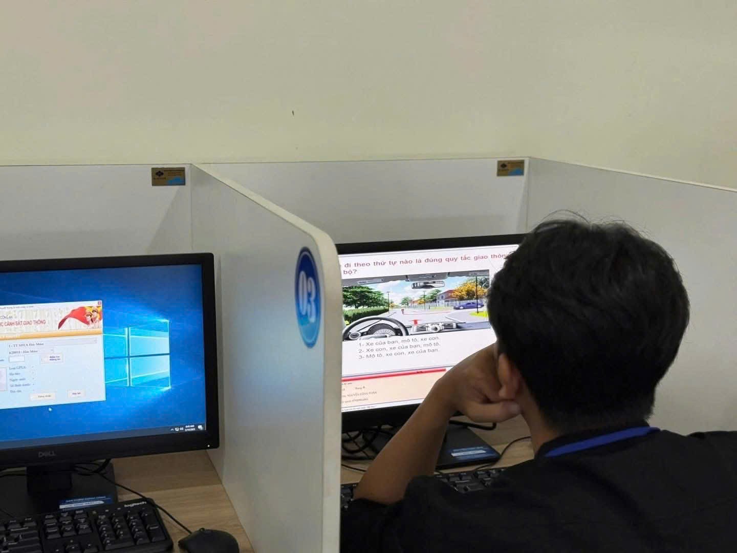 Hình ảnh buổi đầu tiên CSGT tổ chức sát hạch và cấp bằng lái xe tại TP HCM.