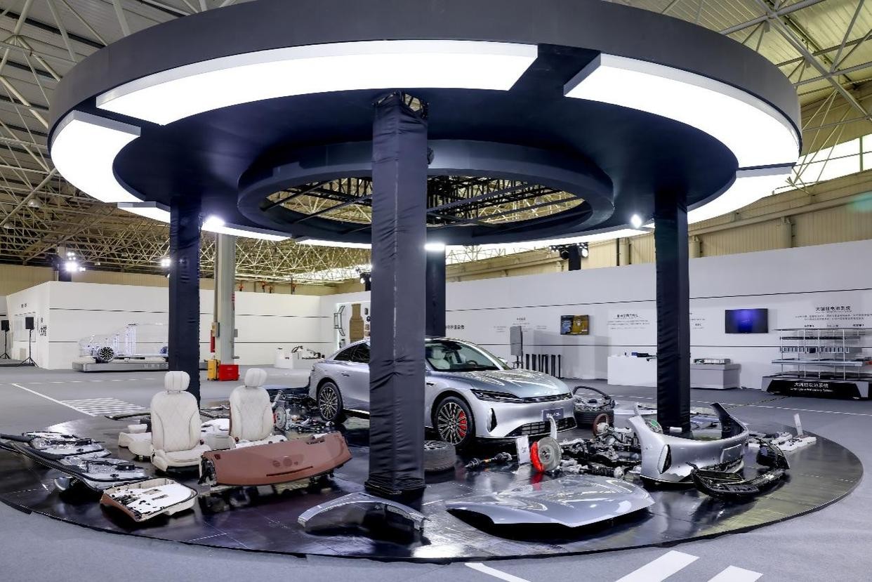 Chery chính thức ra mắt Fulwin A9L - Sedan hybrid cỡ C cao cấp mới, nhấn mạnh tính năng an toàn