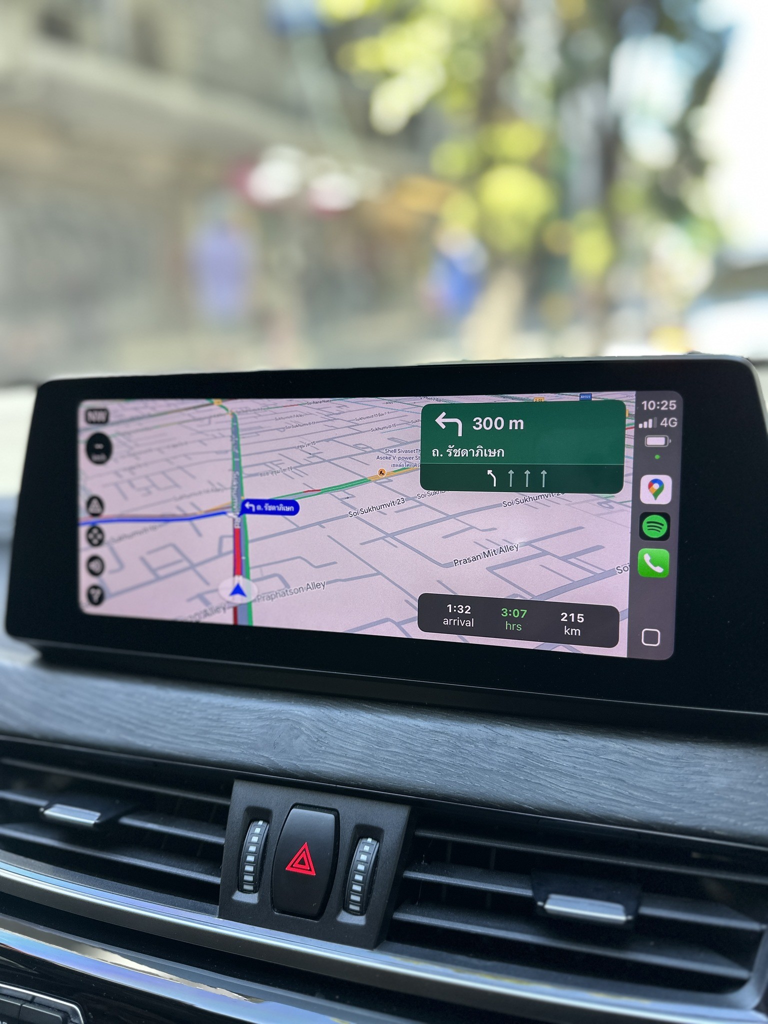 Người Việt trải nghiệm lái BMW tự lái 1.000 km xuyên Thái Lan
