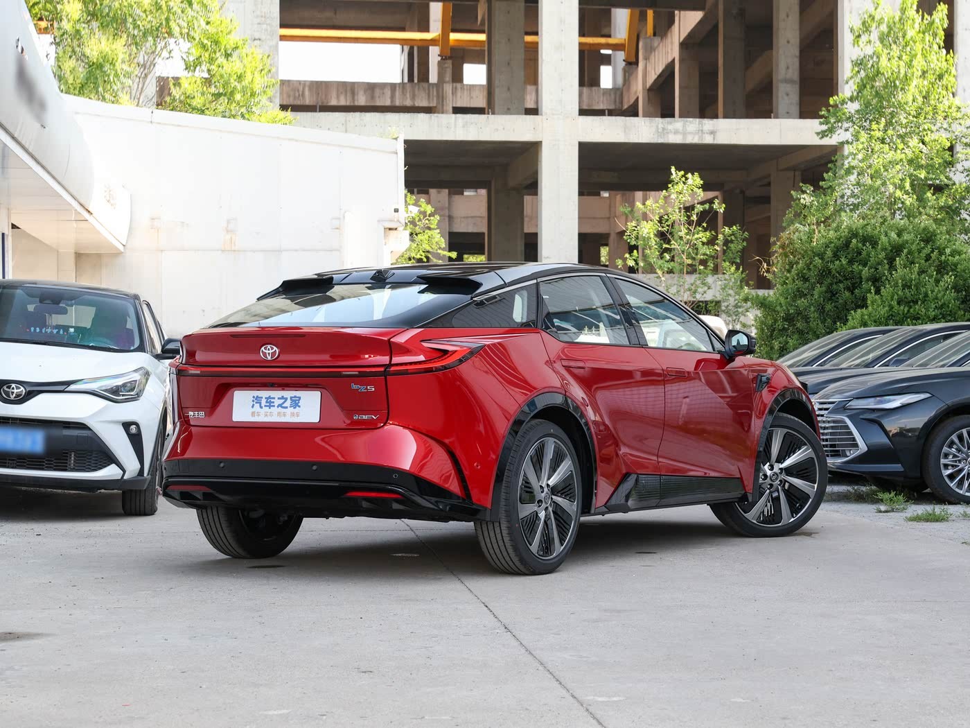 Toyota bZ5 bắt đầu xuất xưởng nhà máy ở Trung Quốc, giá khởi điểm 467 triệu đồng