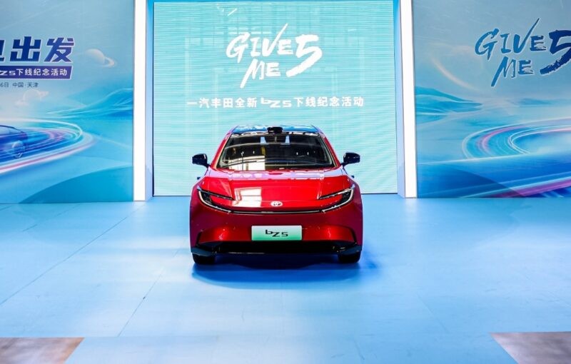 Toyota bZ5 bắt đầu xuất xưởng nhà máy ở Trung Quốc, giá khởi điểm 467 triệu đồng