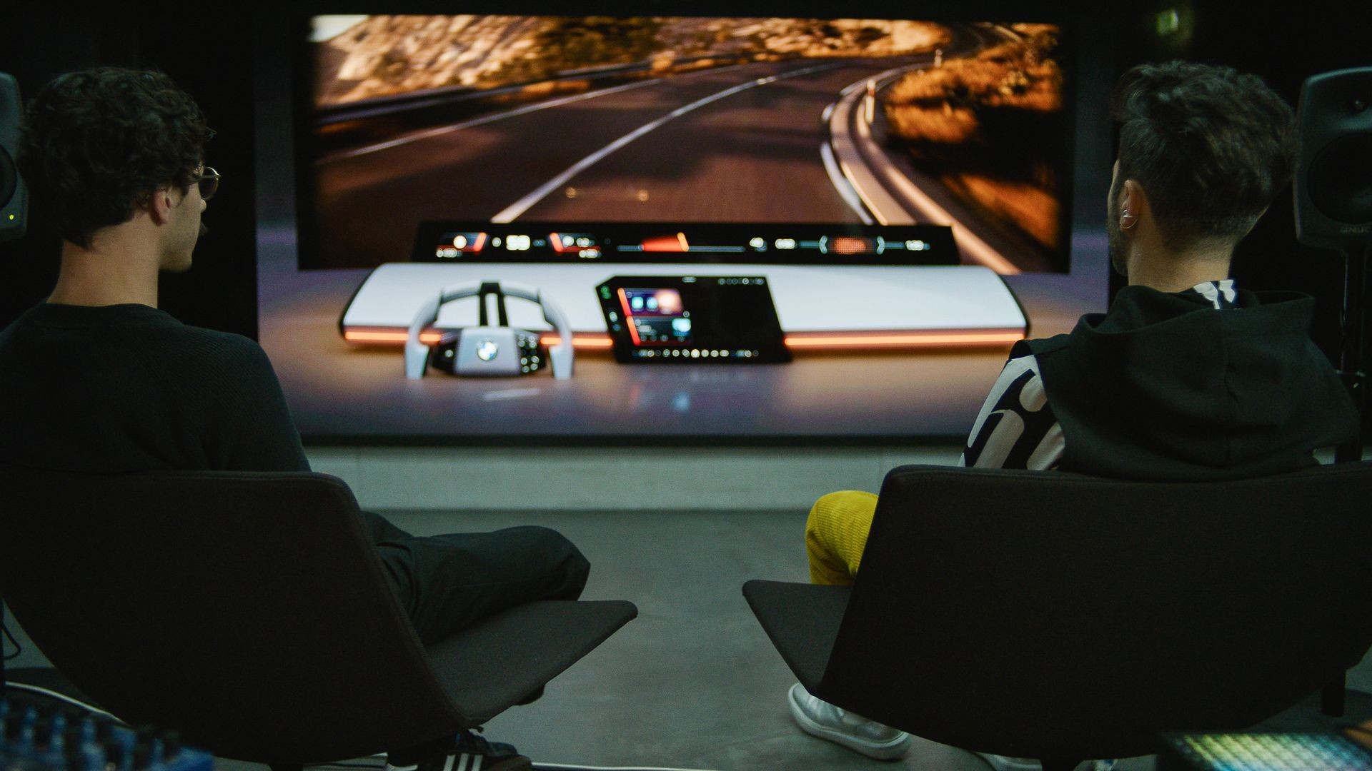 Xe điện BMW Neue Klasse kỳ vọng giả lập âm thanh hay hơn xe xăng nhờ hệ thống âm thanh HypersonX Xe điện BMW Neue Klasse kỳ vọng giả lập âm thanh hay hơn xe xăng nhờ hệ thống âm thanh HypersonX