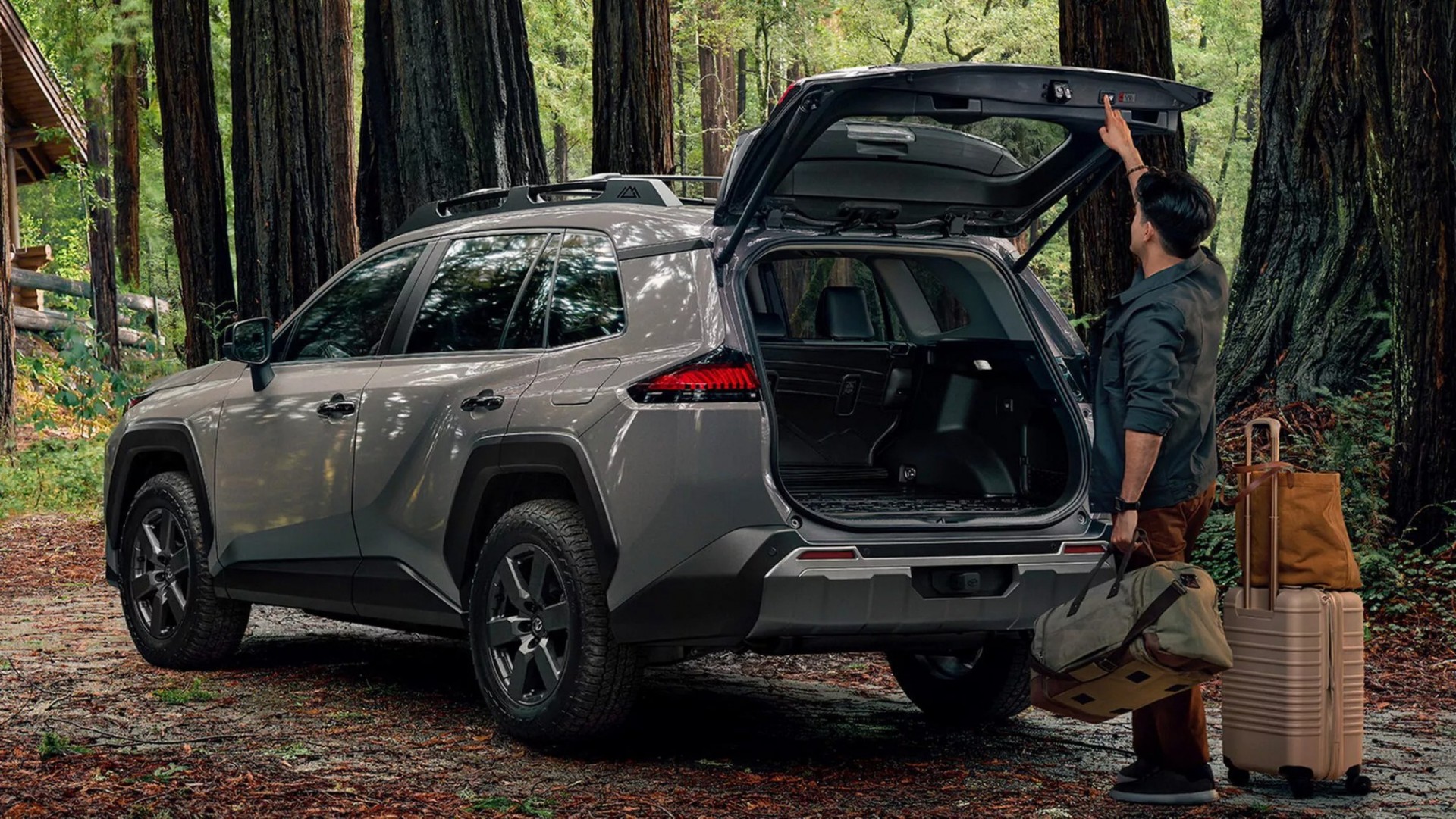 Toyota RAV4 2026 có thêm bản GR Sport, chuyển sang động cơ hybrid